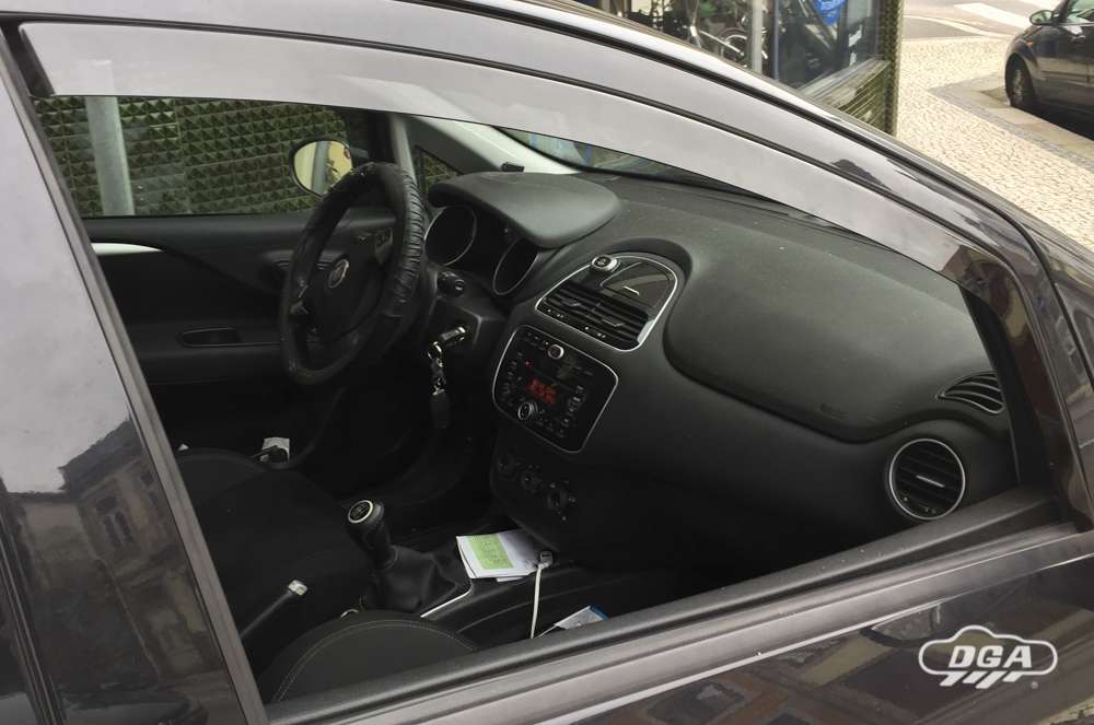 Derivabrisas FIAT PUNTO III, HATCH, 2005 - 2009, 5 Puertas, Delantera, Interior